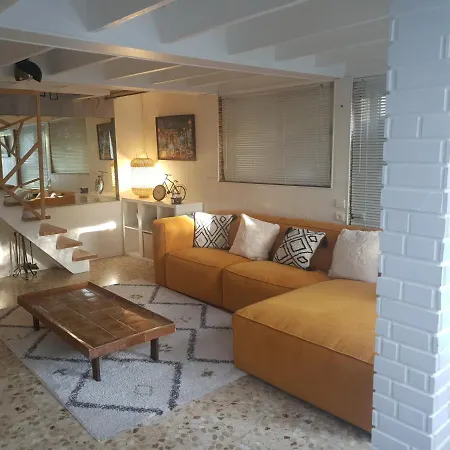 Holiday home Maison Bord De Marne 8min Disneyland Et Val D'europe